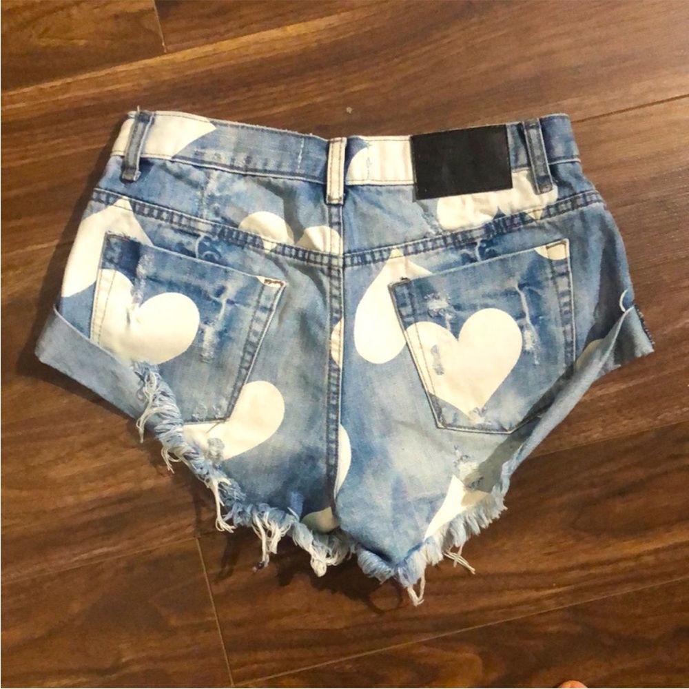 ONE X ONE TEASPOON BANDIT 🩷 Heart Print Denim Shorts - Picture 12 of 12